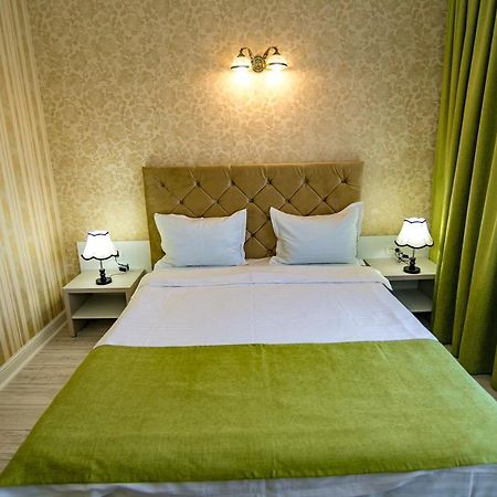 Floare De Iris Hotel วามาเวเก ภายนอก รูปภาพ