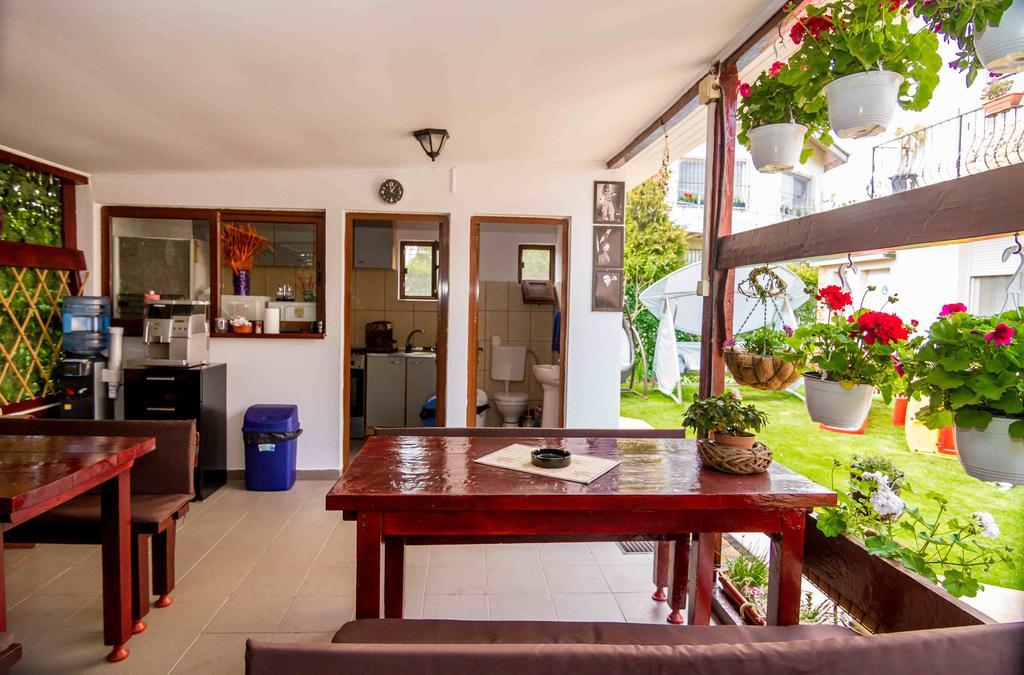 Floare De Iris Hotel วามาเวเก ภายนอก รูปภาพ