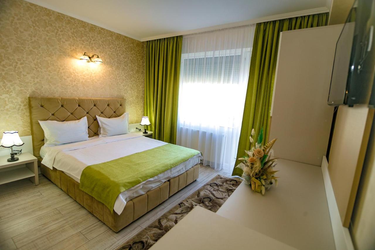 Floare De Iris Hotel วามาเวเก ภายนอก รูปภาพ