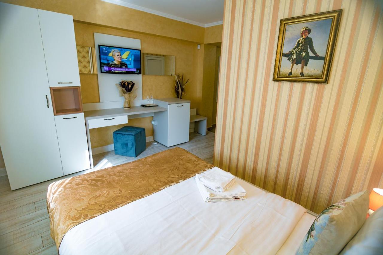 Floare De Iris Hotel วามาเวเก ภายนอก รูปภาพ