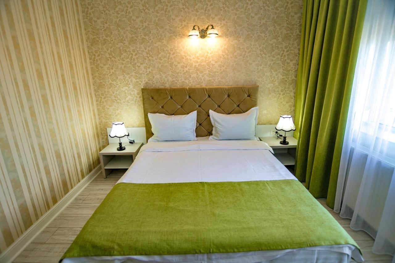 Floare De Iris Hotel วามาเวเก ภายนอก รูปภาพ