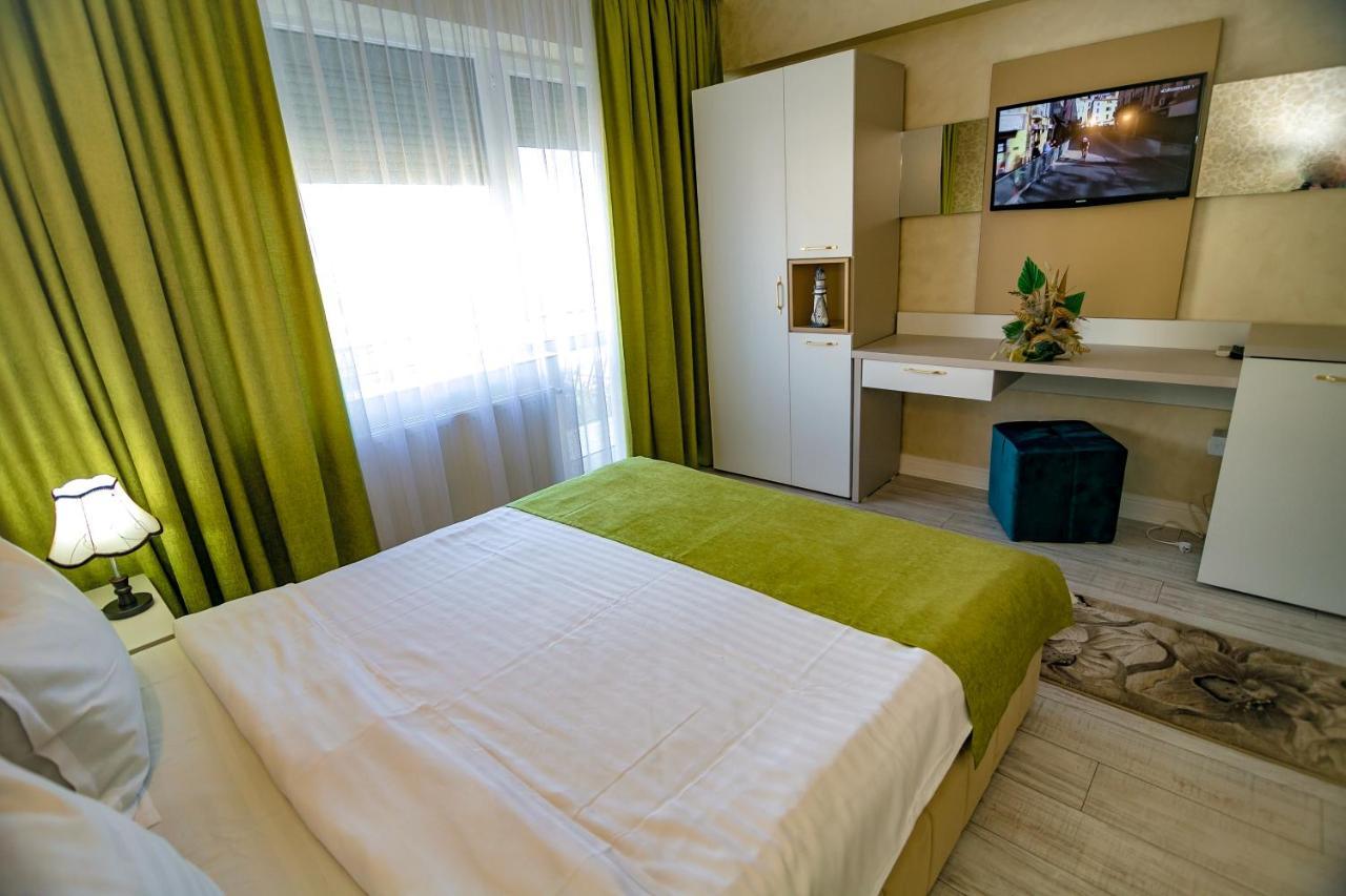 Floare De Iris Hotel วามาเวเก ภายนอก รูปภาพ
