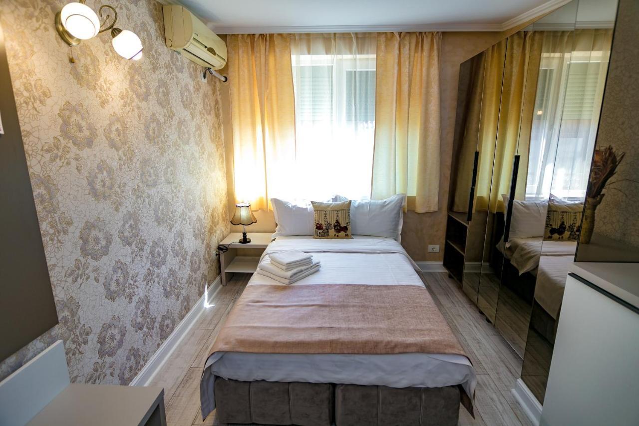 Floare De Iris Hotel วามาเวเก ภายนอก รูปภาพ