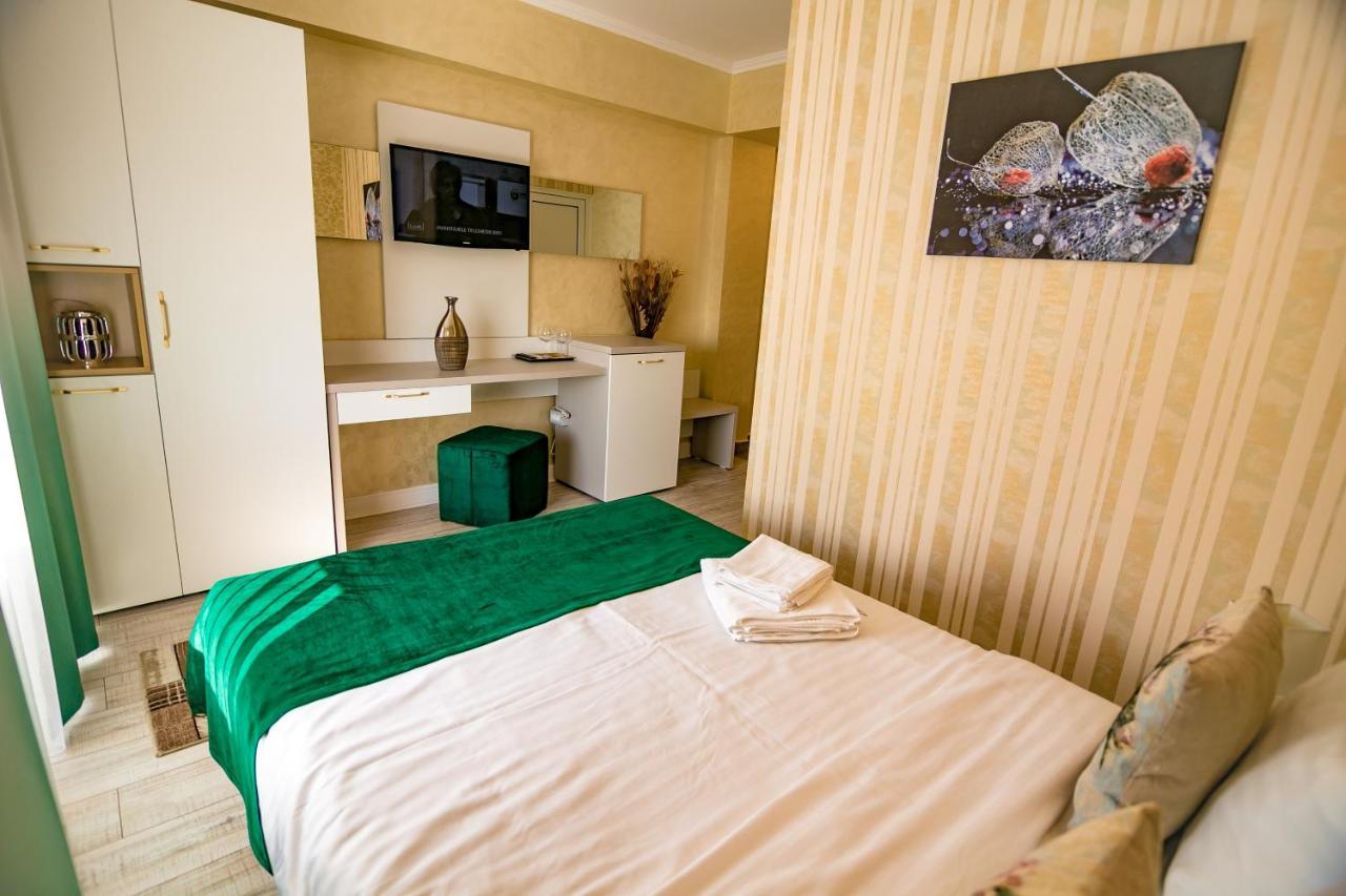 Floare De Iris Hotel วามาเวเก ภายนอก รูปภาพ
