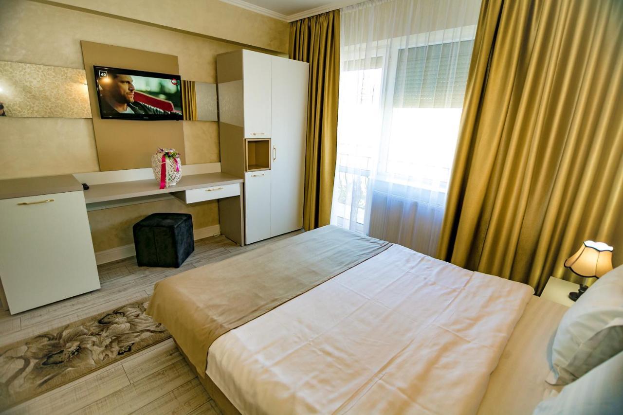 Floare De Iris Hotel วามาเวเก ภายนอก รูปภาพ