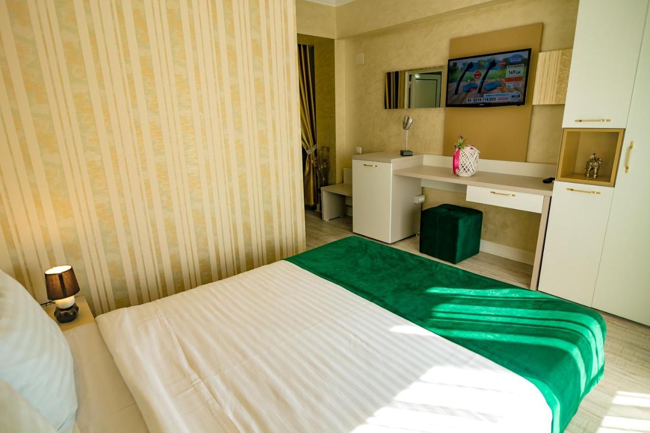 Floare De Iris Hotel วามาเวเก ภายนอก รูปภาพ