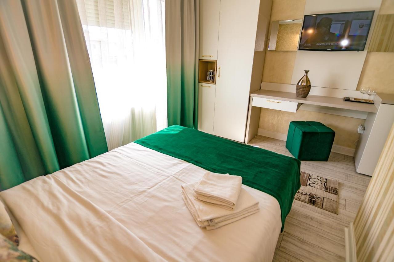 Floare De Iris Hotel วามาเวเก ภายนอก รูปภาพ