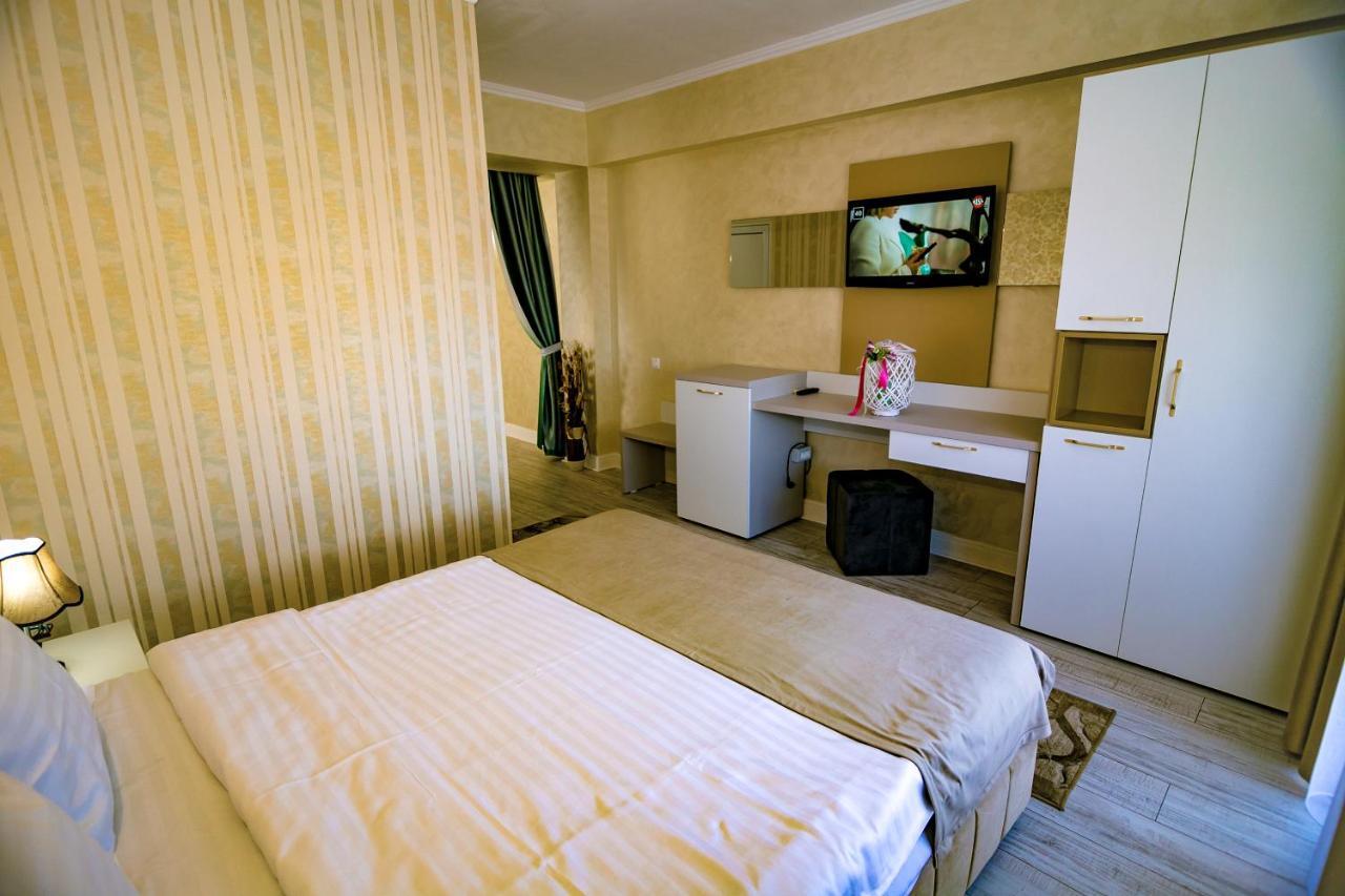 Floare De Iris Hotel วามาเวเก ภายนอก รูปภาพ